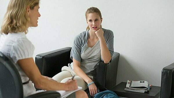 Das Jugendamt: Beratung und Hilfe zum Wohle des Kindes (Quelle: Tetra Images / via Getty Images)